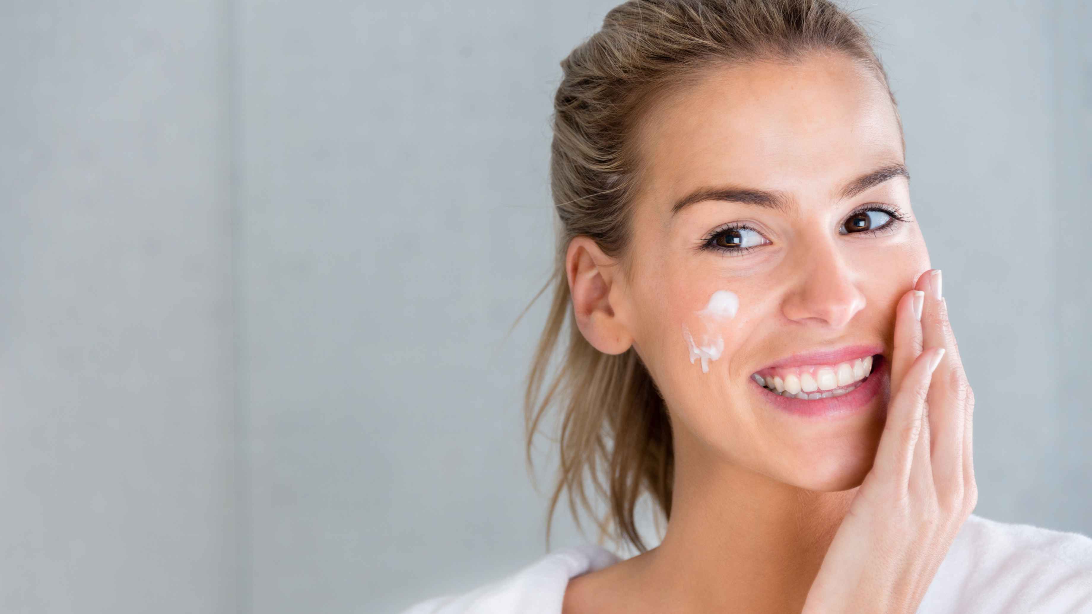 Moisturise Your Skin After Swimming to Prevent Breakouts