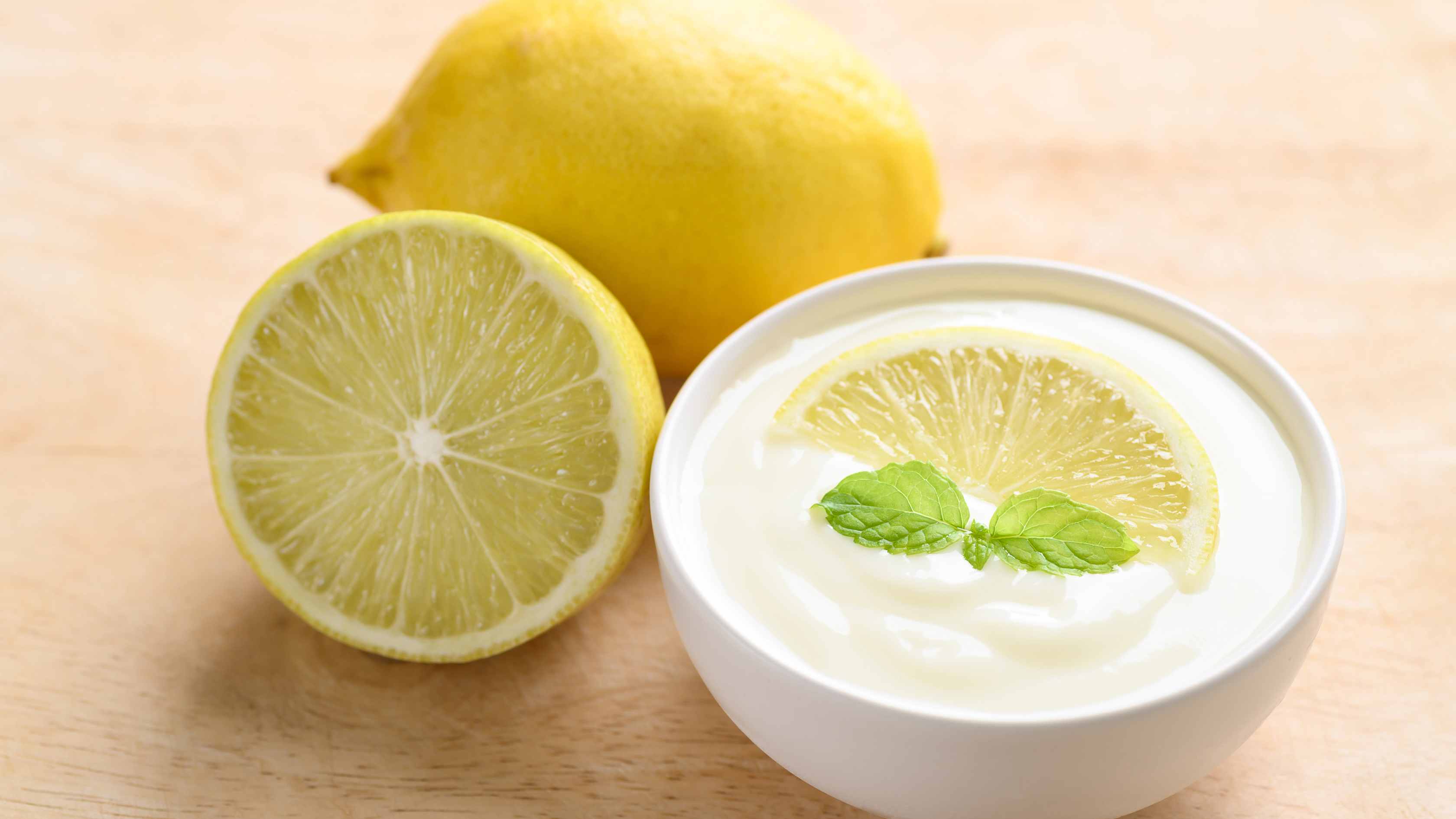 Reverses tan and lightens dark spots
