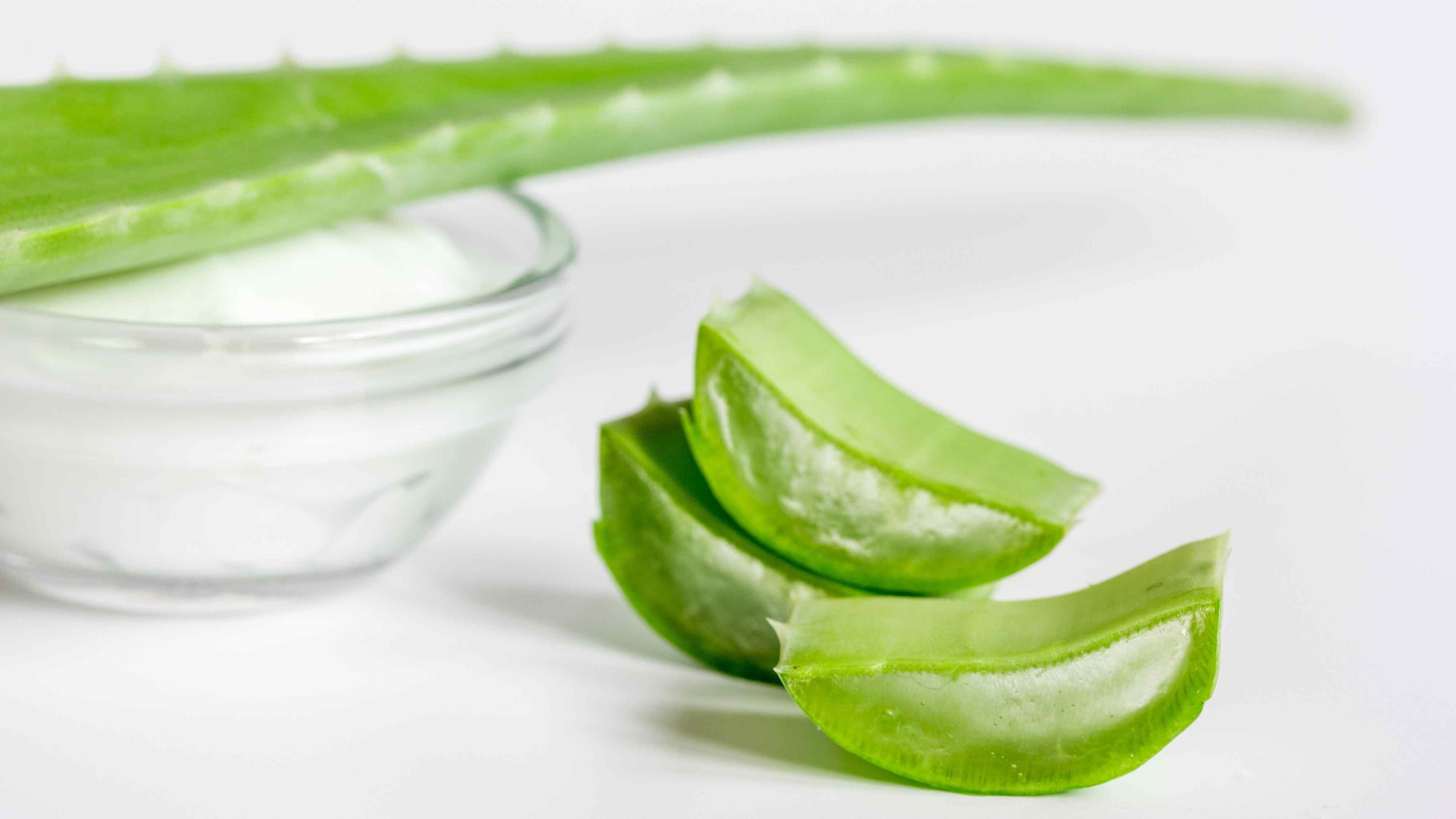 Rice flour face pack to remove dead skin cells