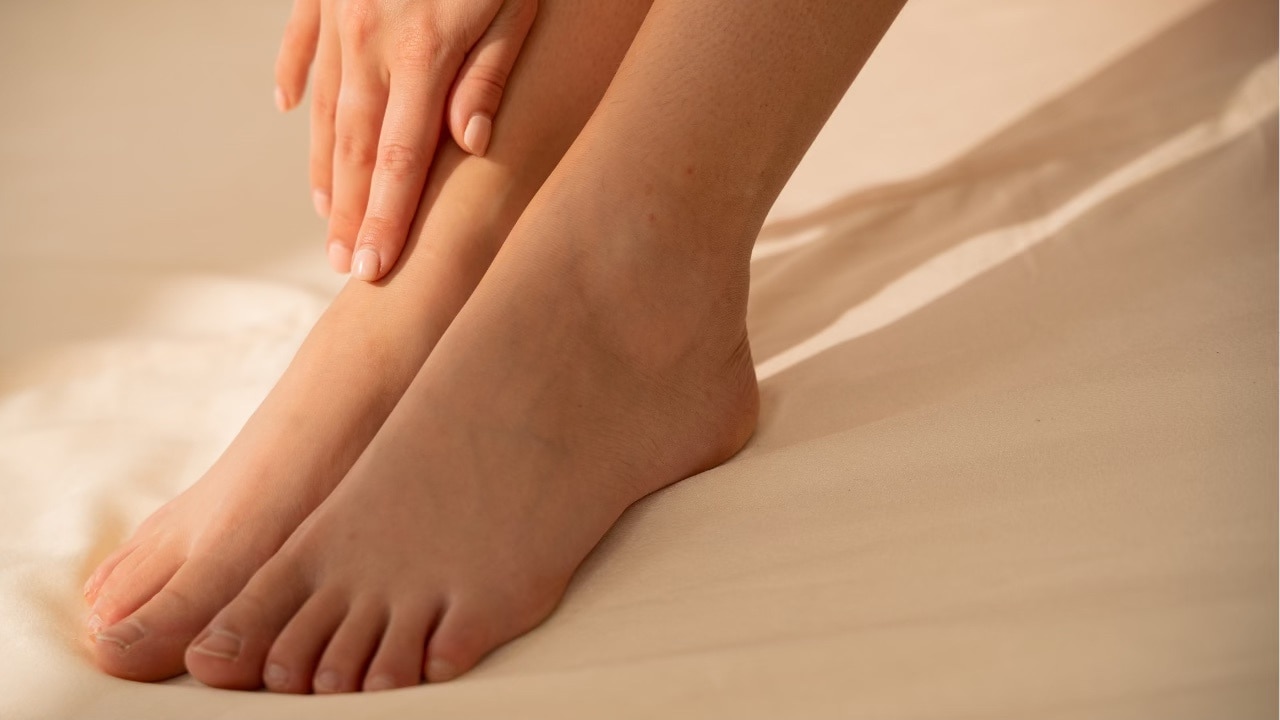 Softens dry and rough feet