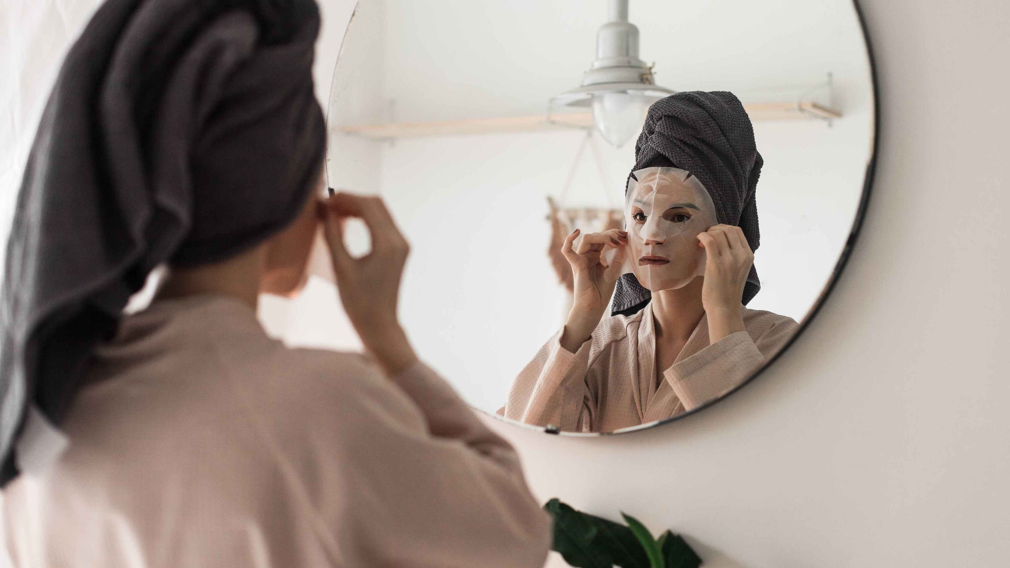 Use a Hydrating Face Mask