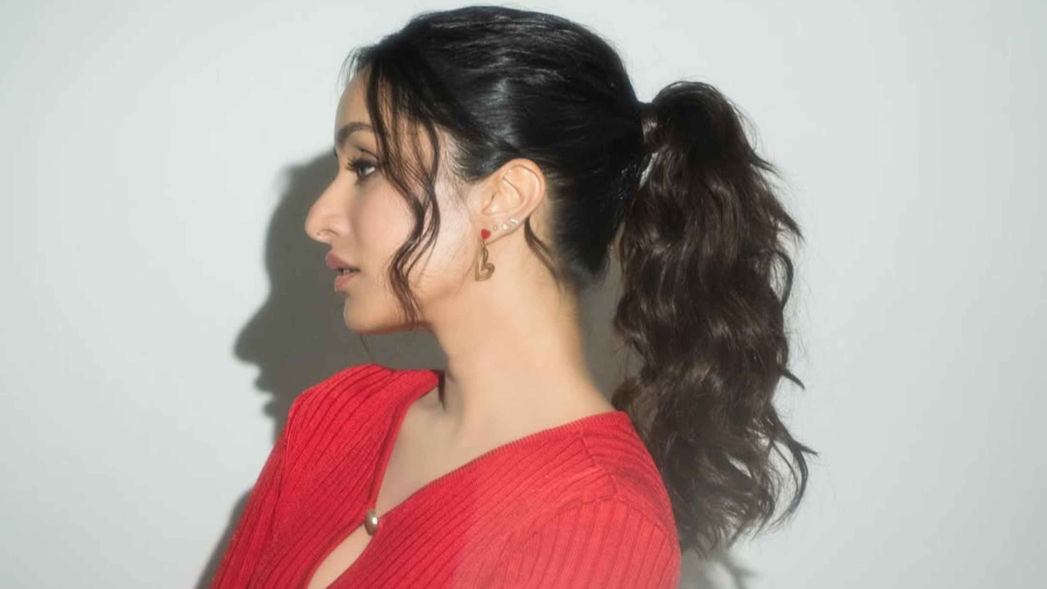 1. Wavy ponytail