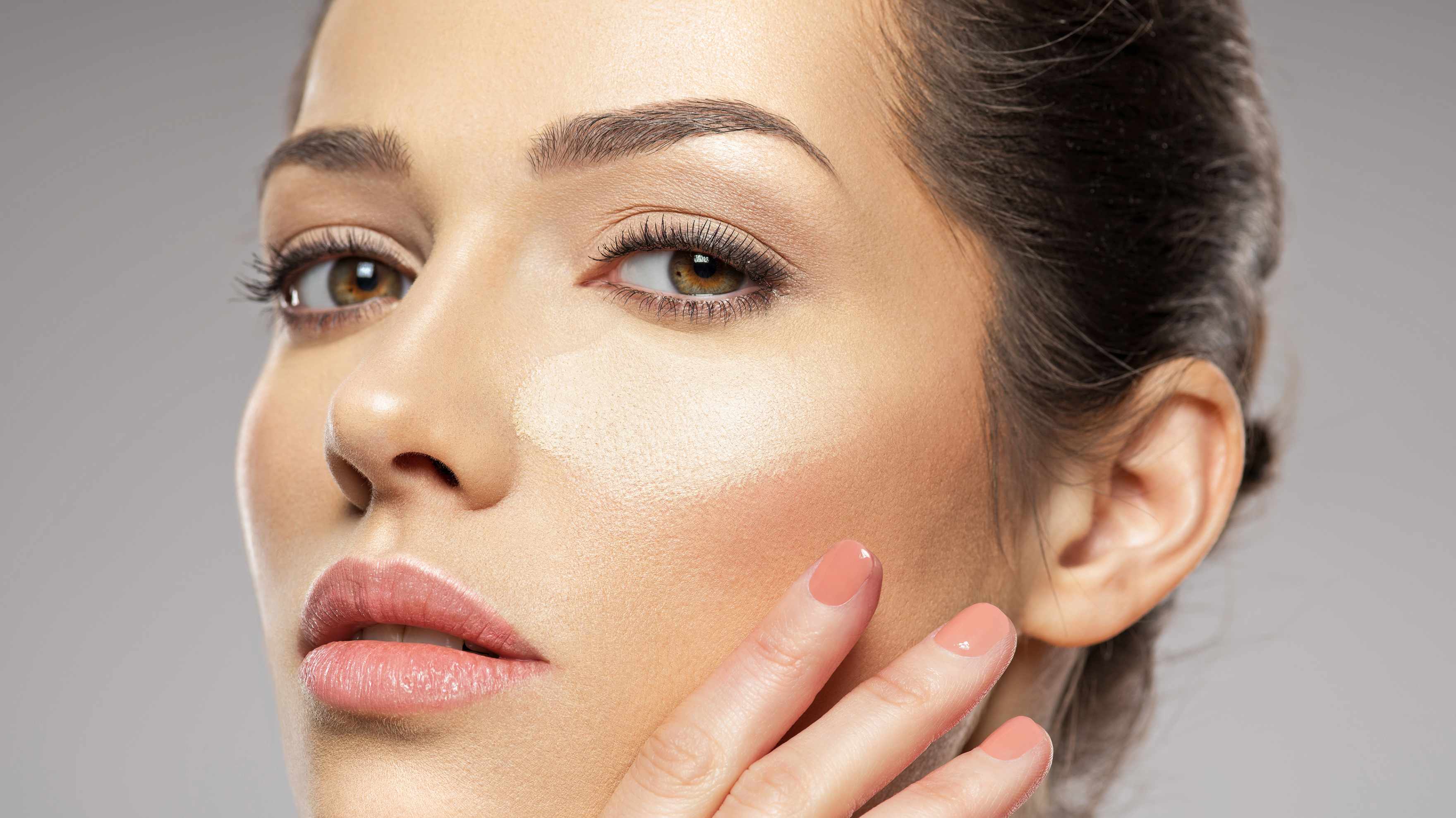 What Is Tinted Sunscreen & Why You Should Use It Daily?