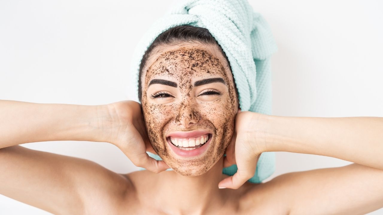 What Is a Deep Pore Cleansing Facial and How Does It Help Oily Skin?