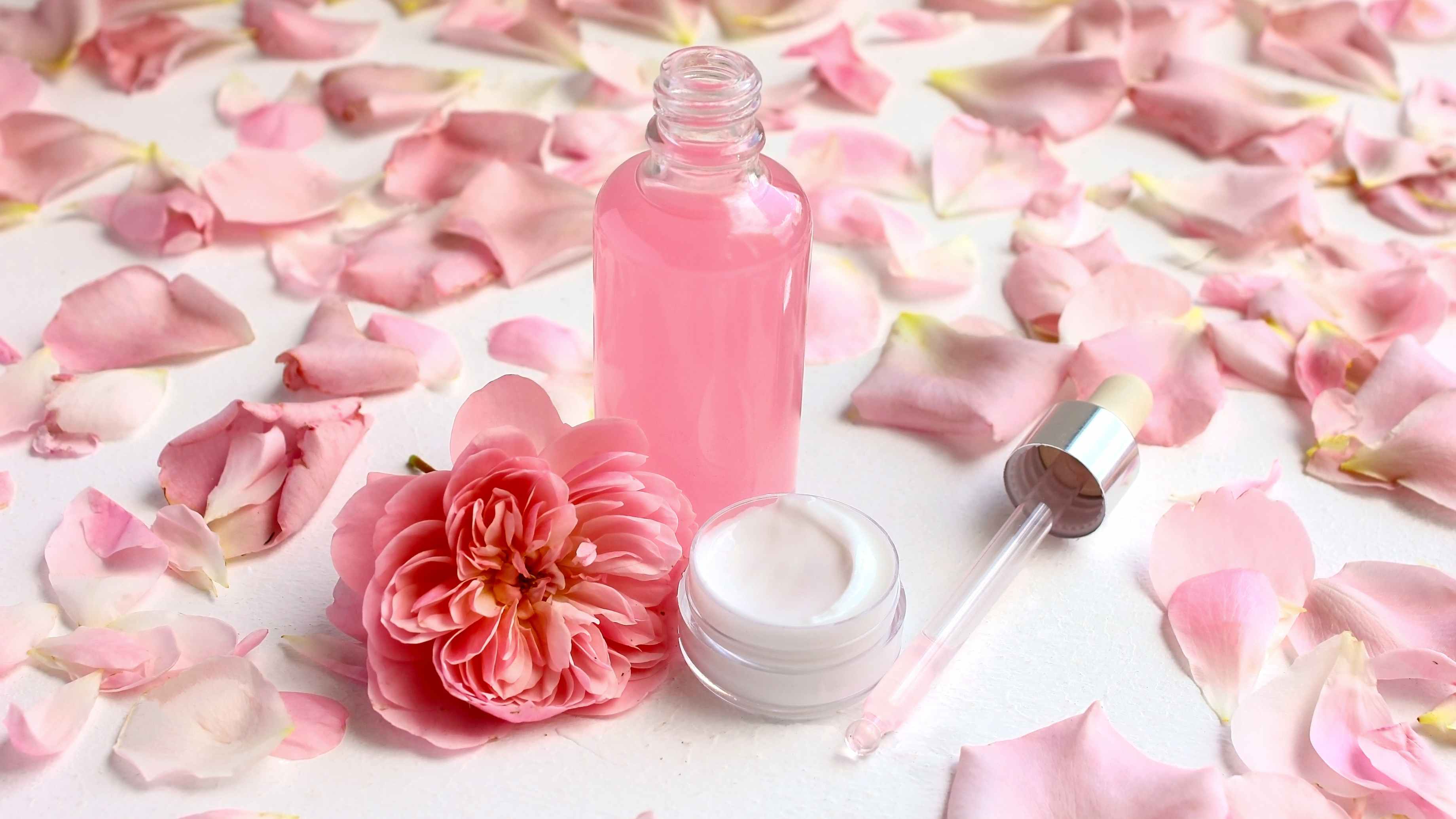 Benefits of Rose Water for Dark Circles and Puffy Eyes