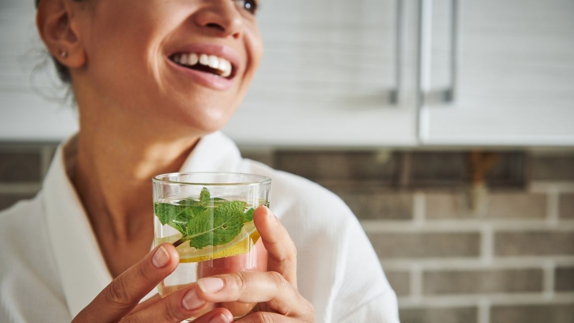 Drink Your Way To Healthy Skin With Detox Water. Here’s How!