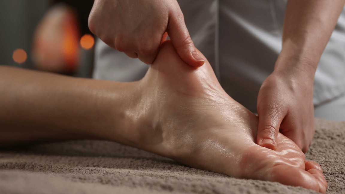 10 Reasons Why You Should Head For A Foot Massage Now!
