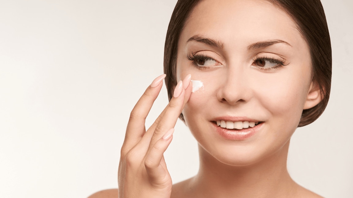 Hacks To Avoid White Cast After Applying Sunscreen