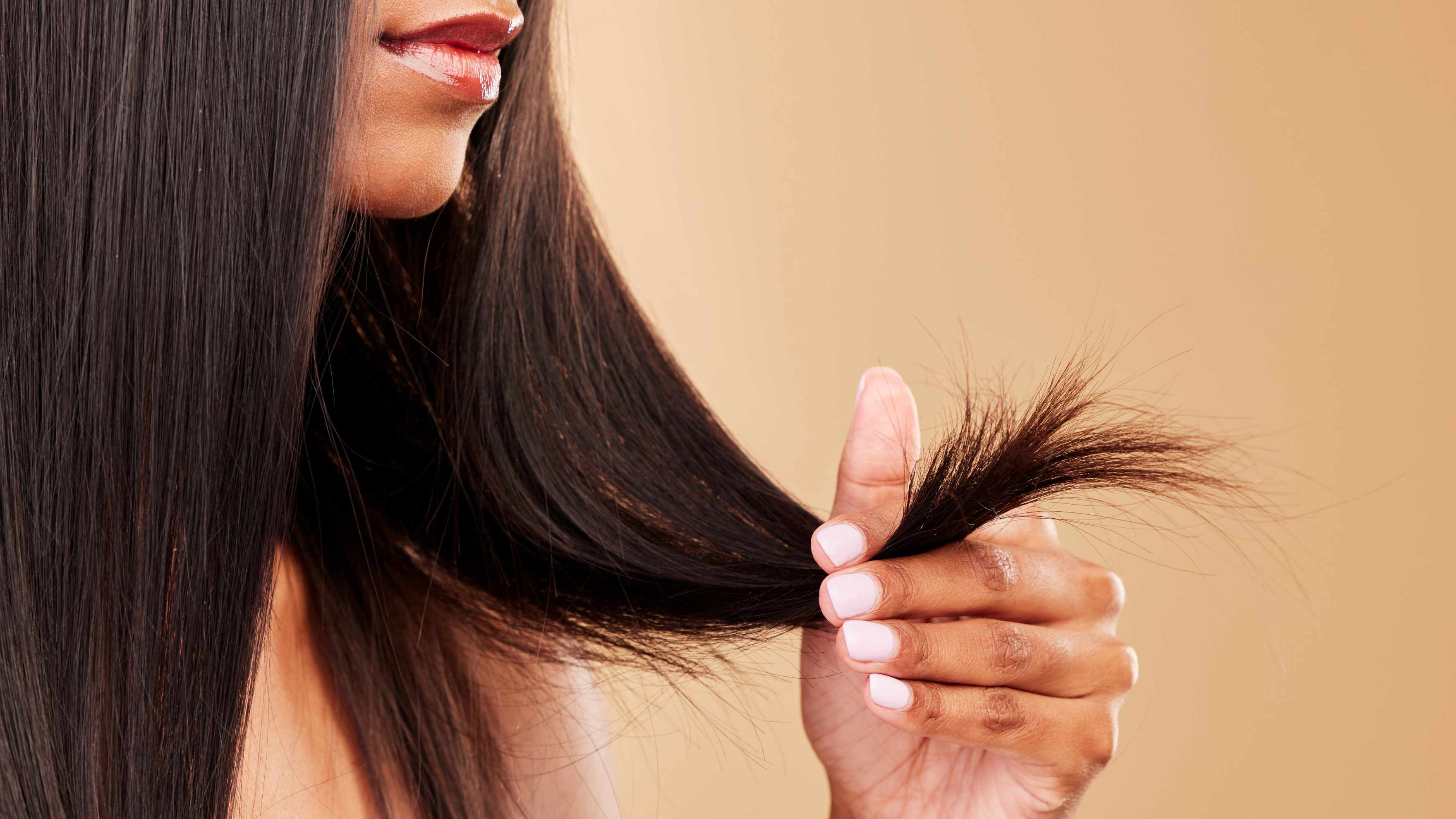 Prevents Hair Breakage and Split Ends