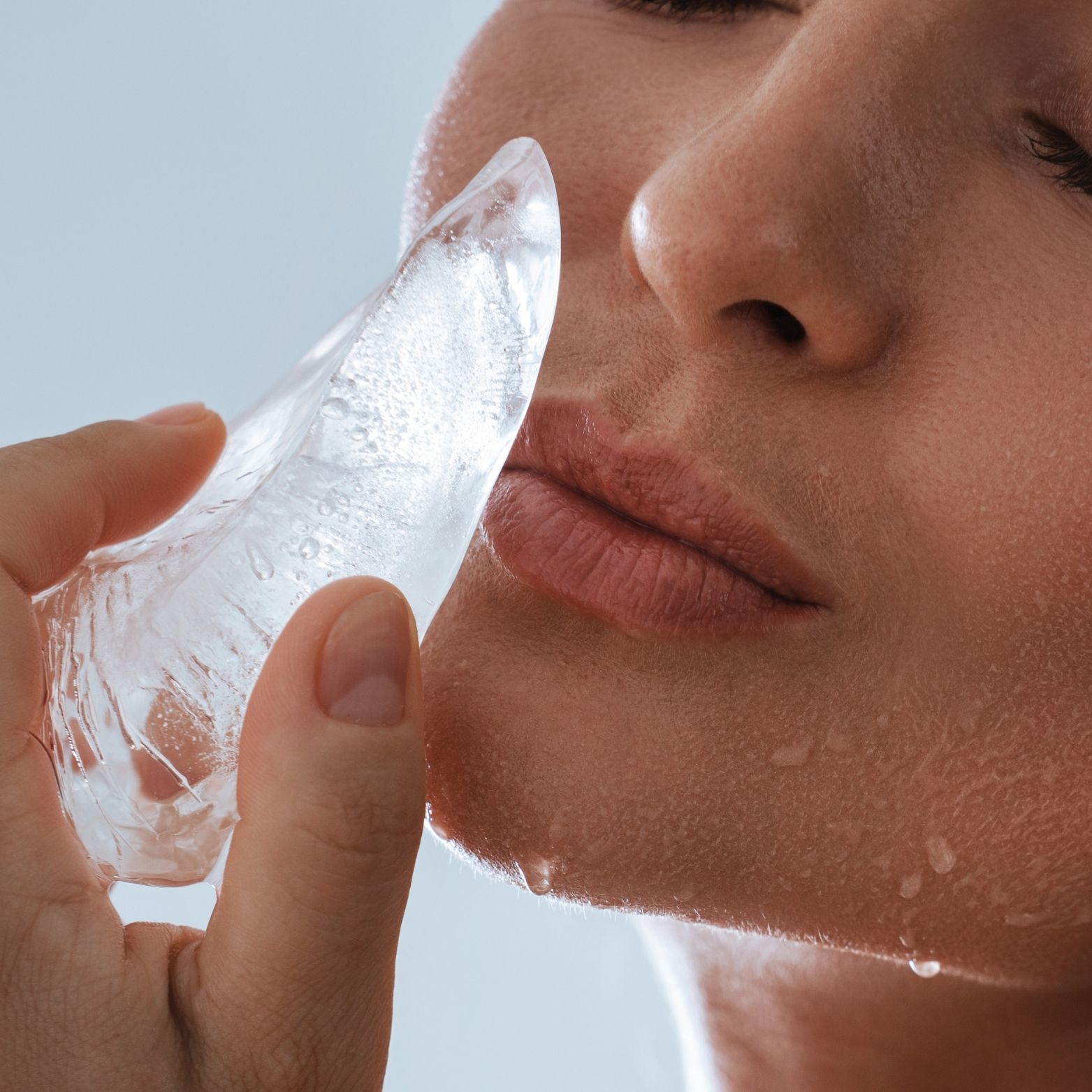Benefits of Applying Ice on Face: A Dermatologist Reveals the Right Way to Do It
