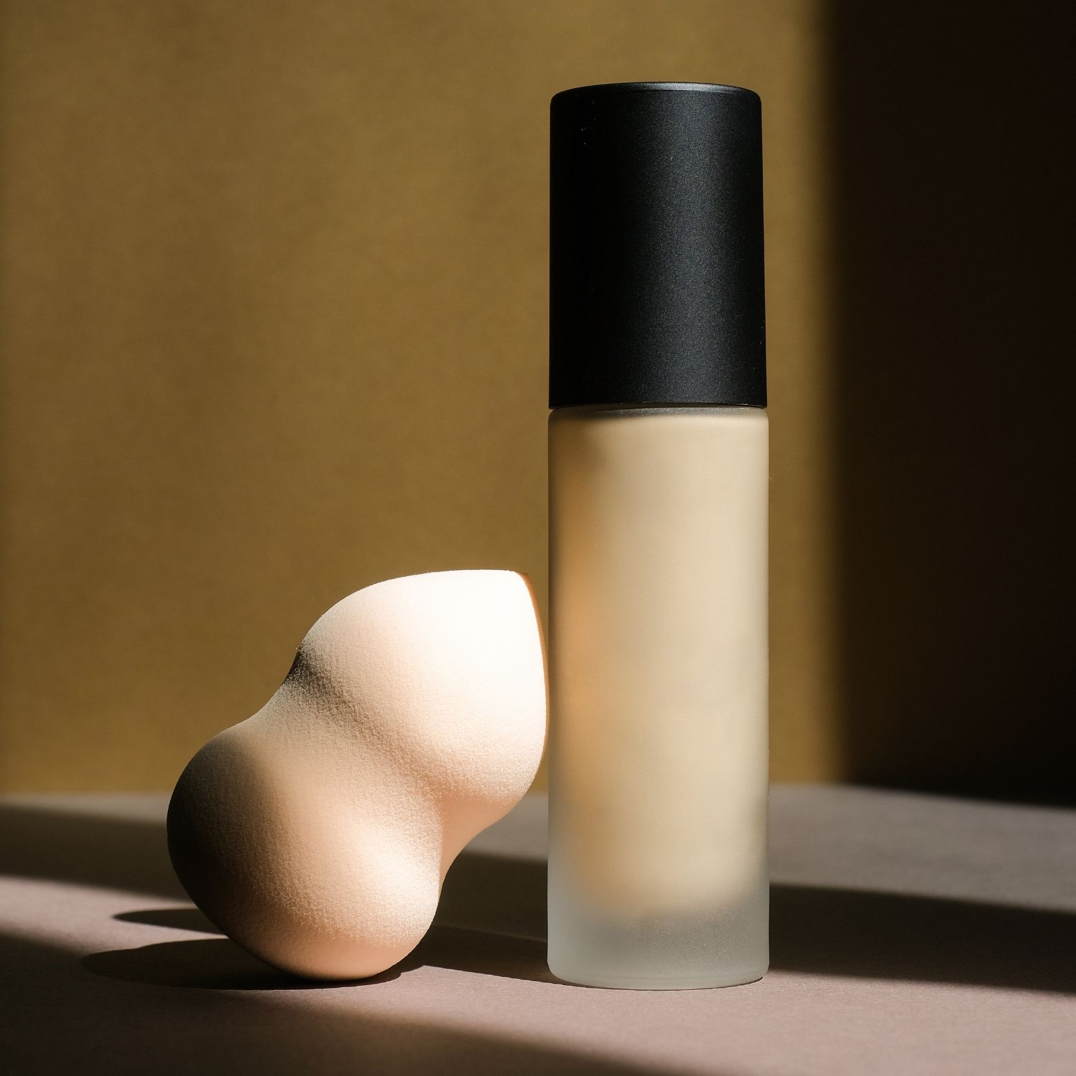 Which Foundation Is Best for Oily Skin: Zero Grease Even in Humid Weather