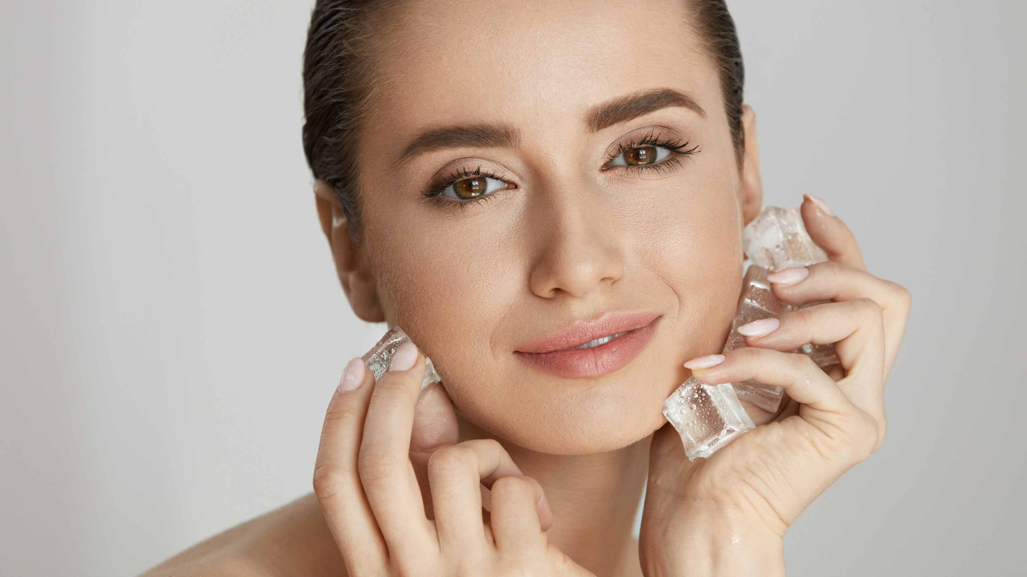 How to Apply Ice on Face Safely