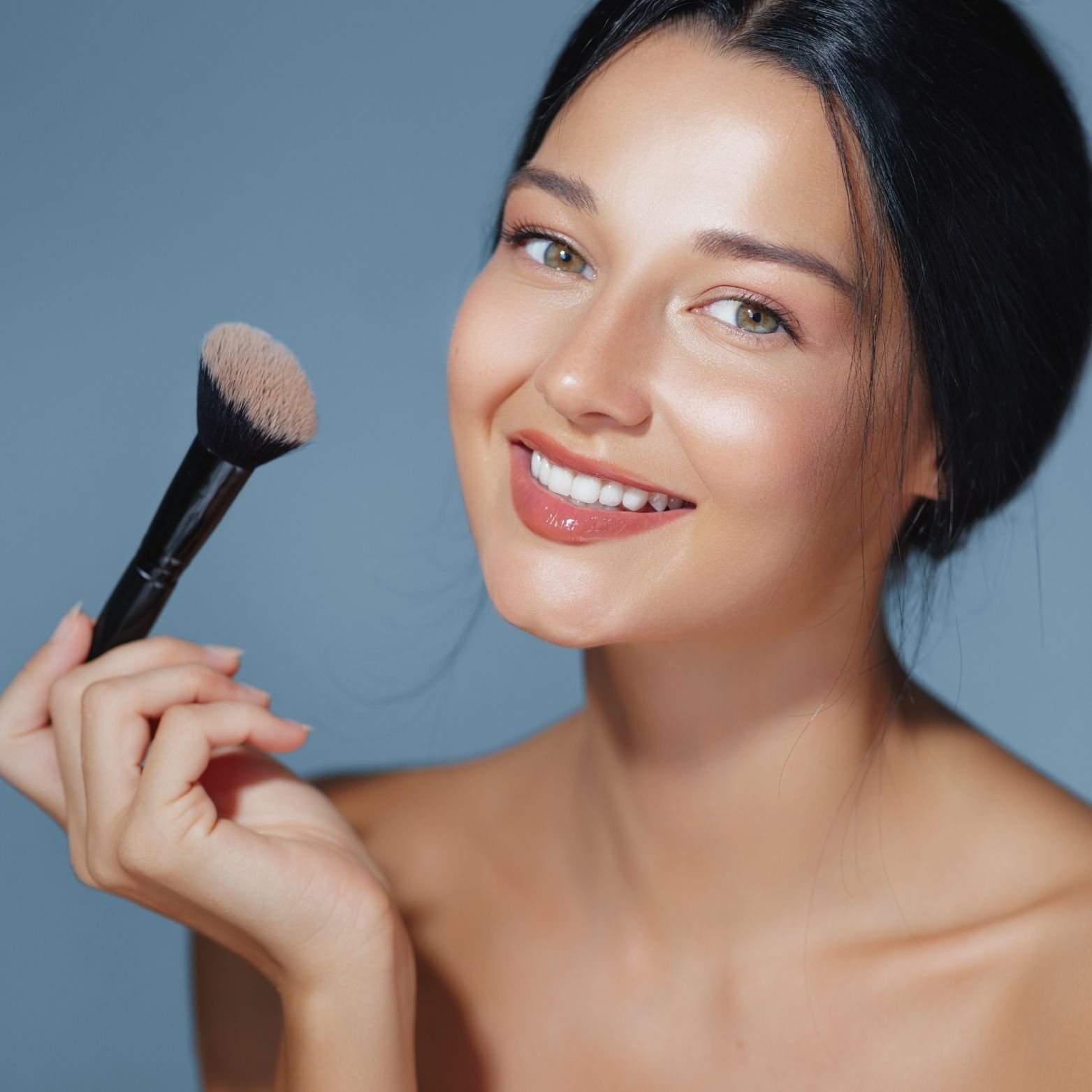 How to Apply Foundation for Glowing, Smooth Skin: No Matter Your Skin Type