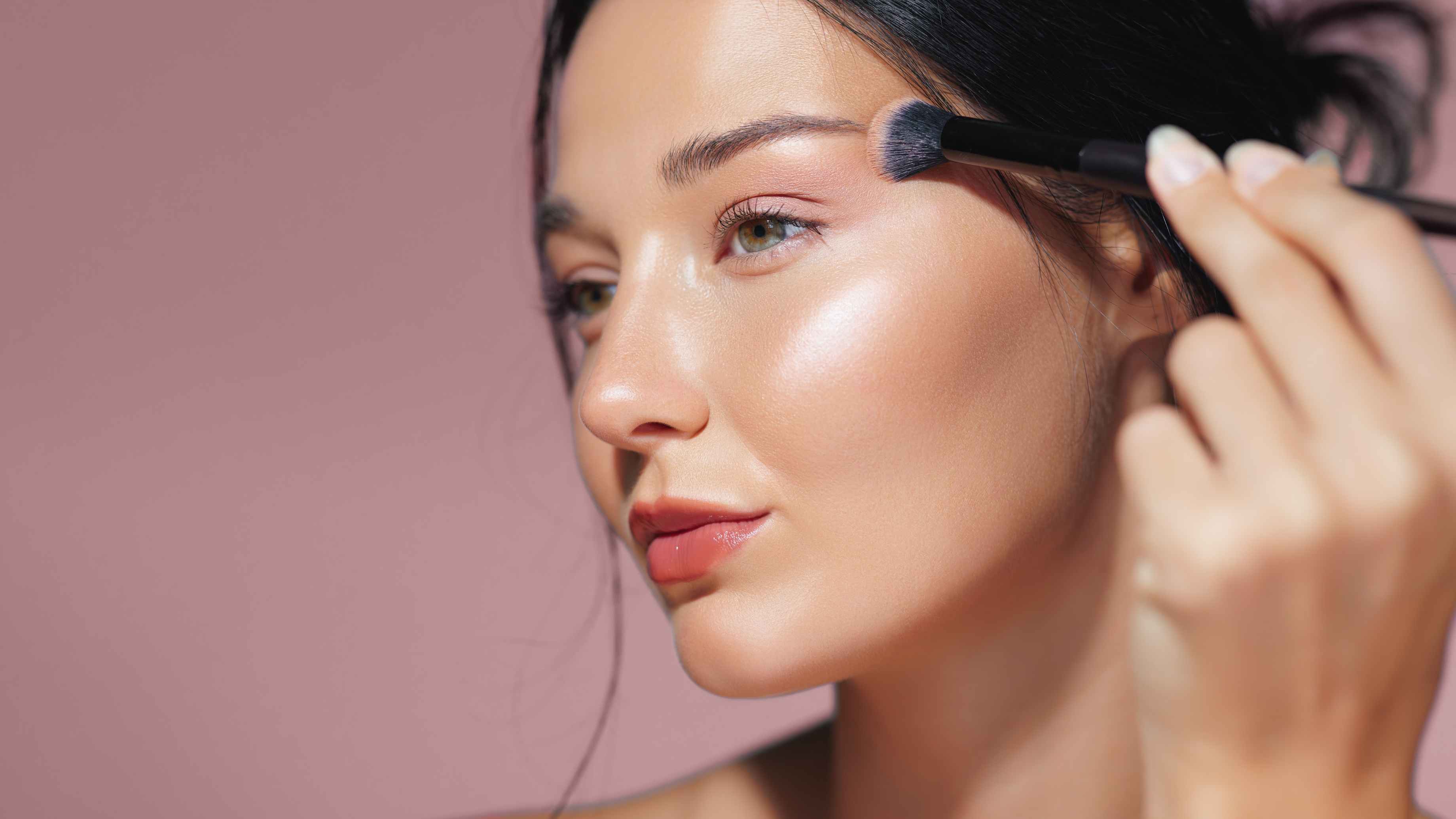 Highlighter – Final Glow in Step by Step Makeup