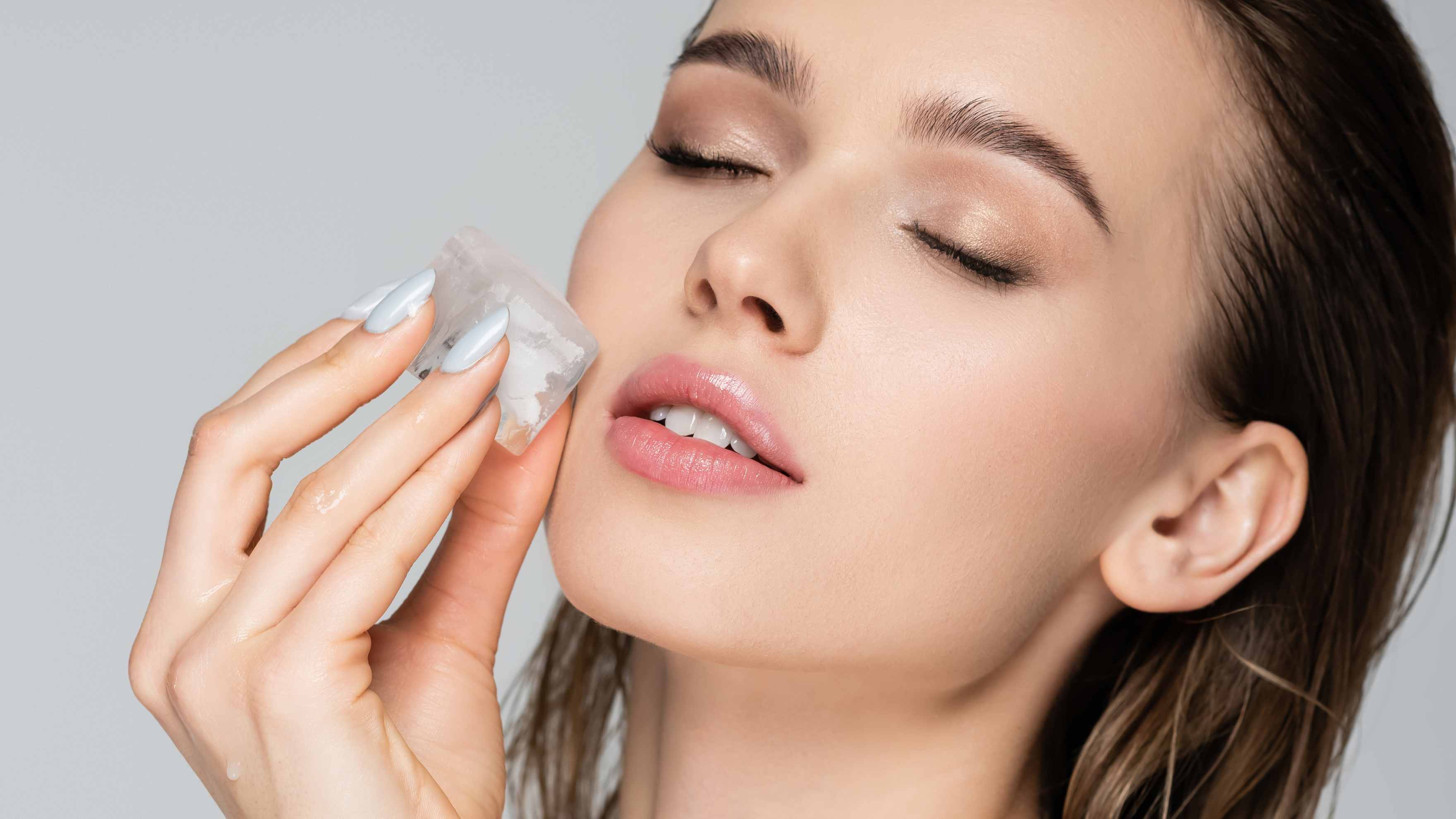 Benefits of Applying Ice on Face: Dermac-Backed Science Explained