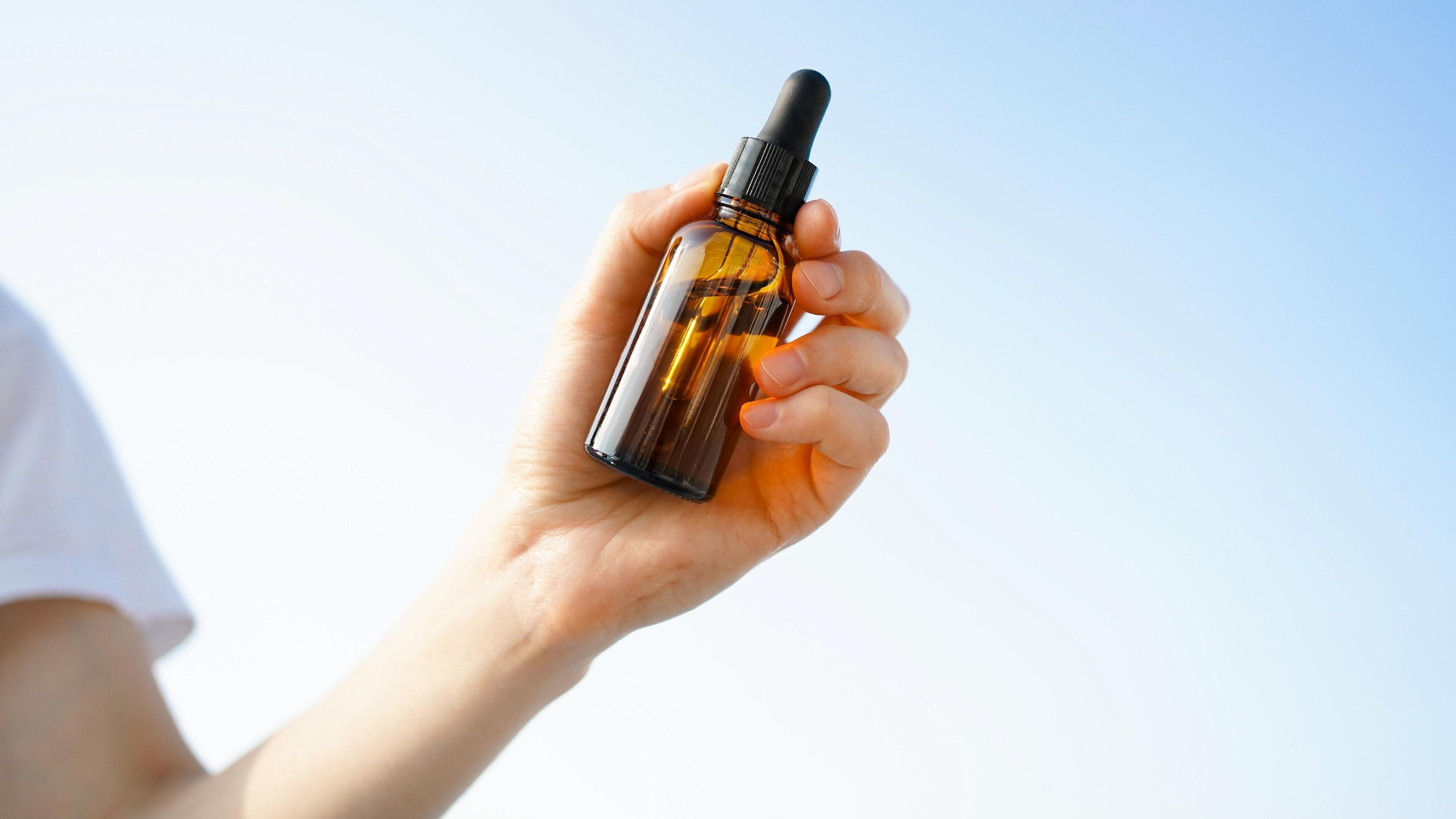 Tips for Homemade Face Serum: What to Avoid, How to Store & Use Safely
