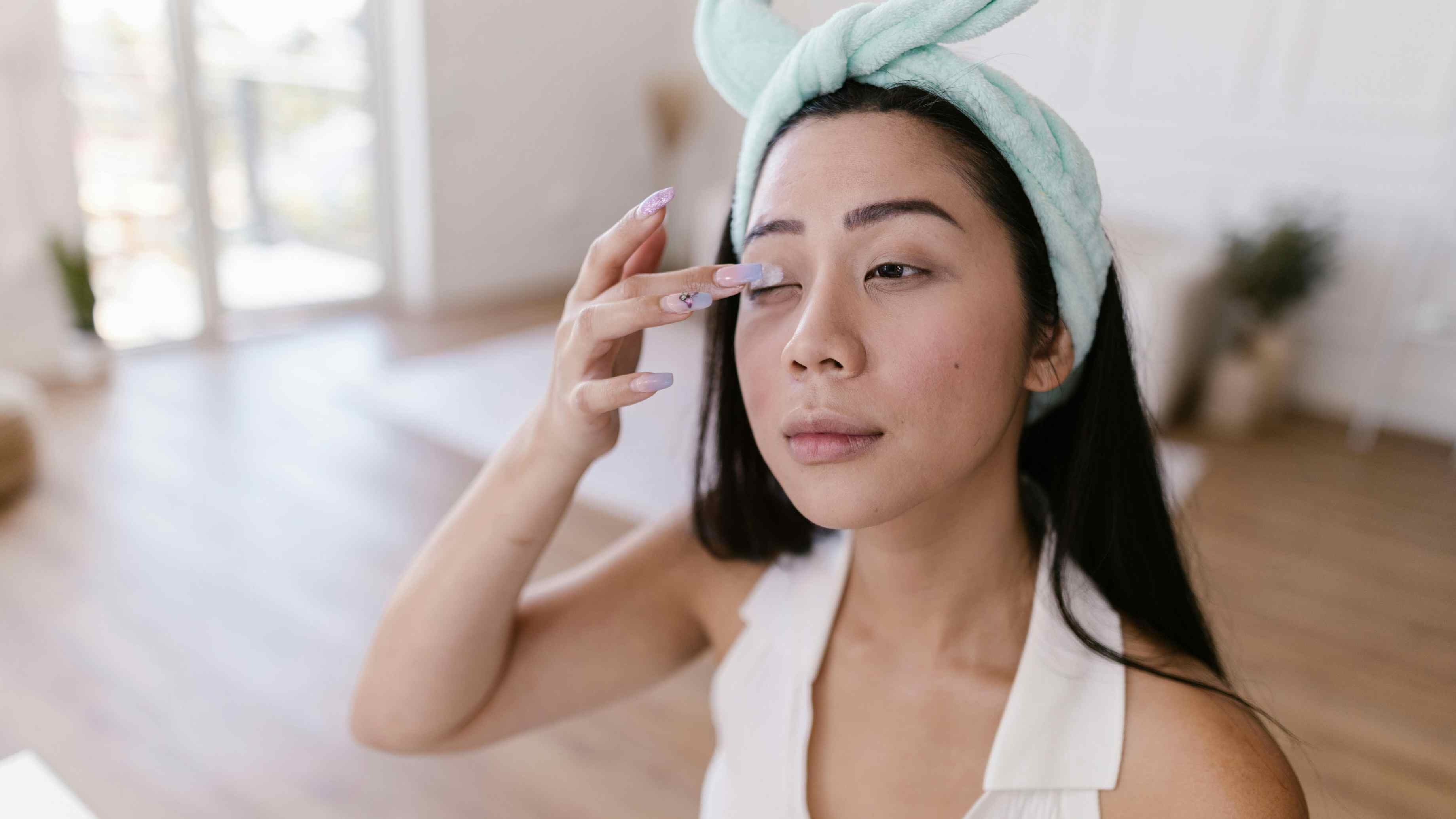 Prime Your Eyelids