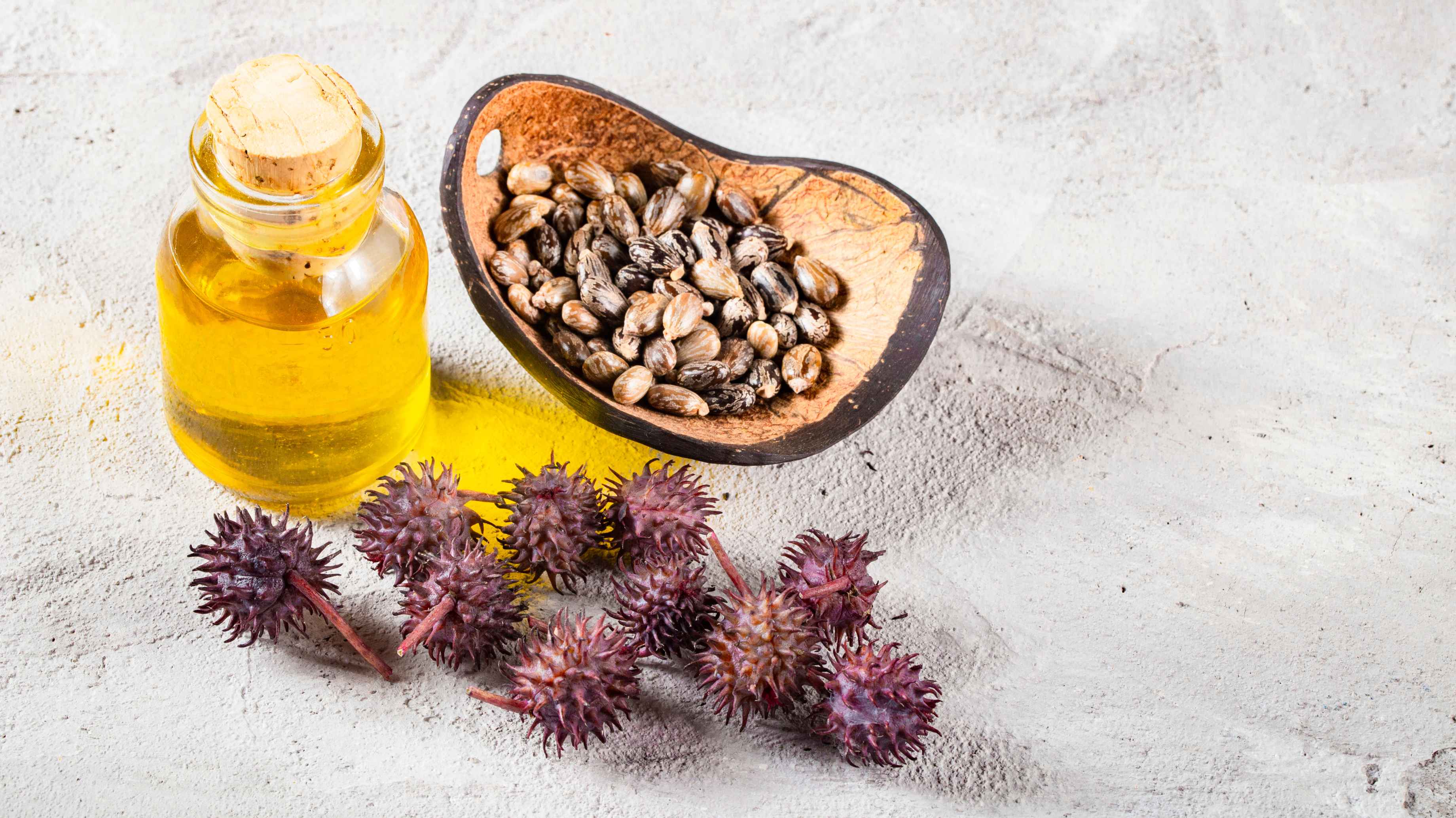 Castor Oil Benefits for Eyelashes