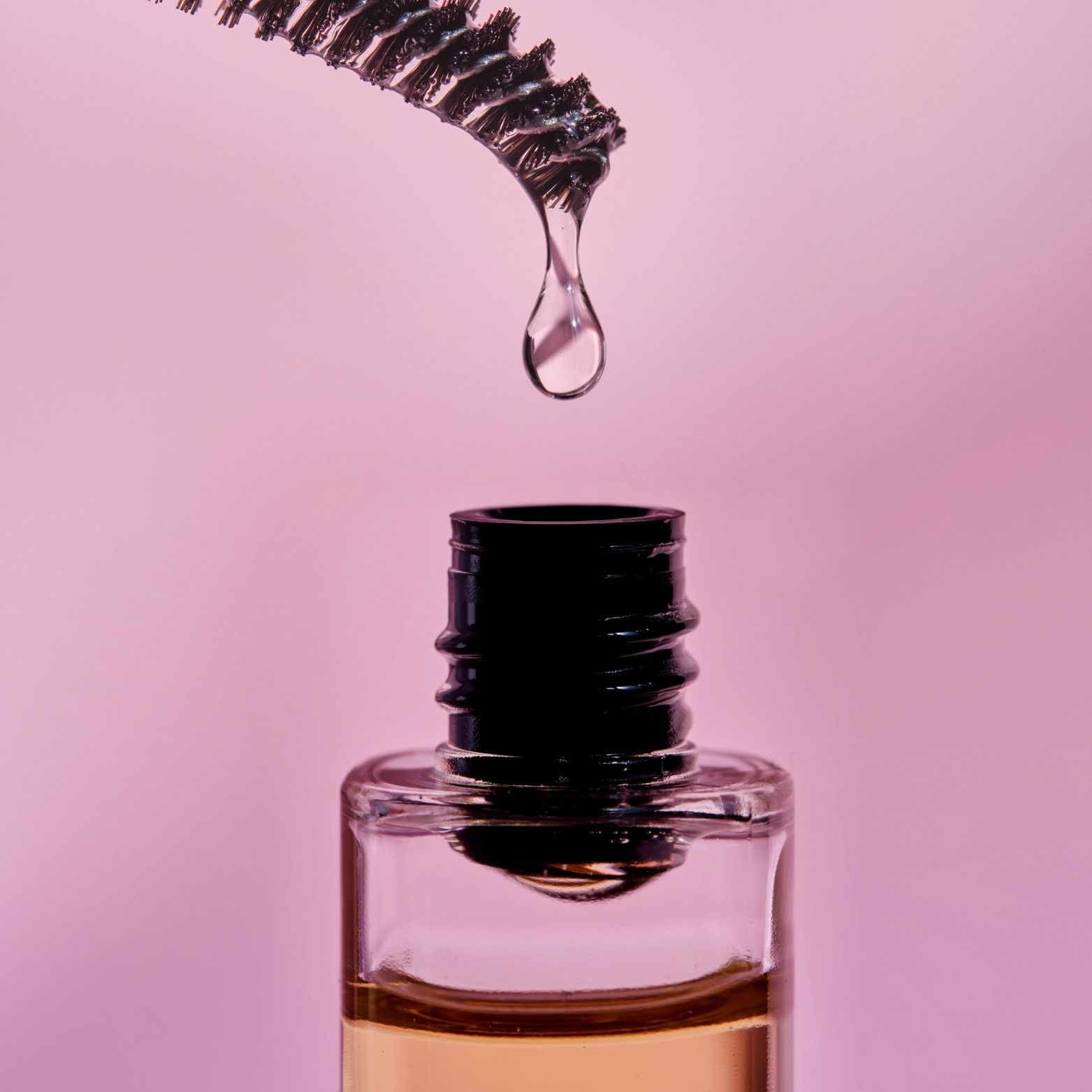 Castor Oil for Eyelash Growth: Benefits, How to Use & Before-After Guide