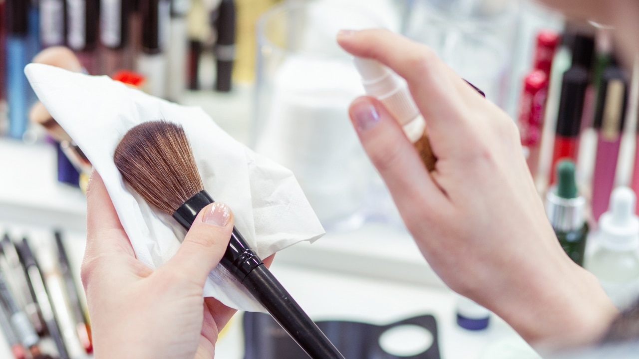 How to Clean and Wash Makeup Brushes: Step-by-Step Guide