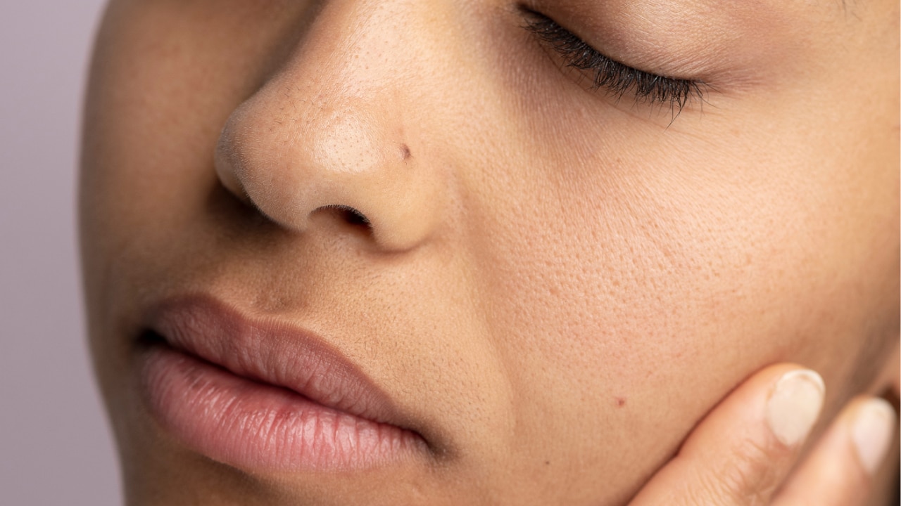 Tightens and Minimizes Pores