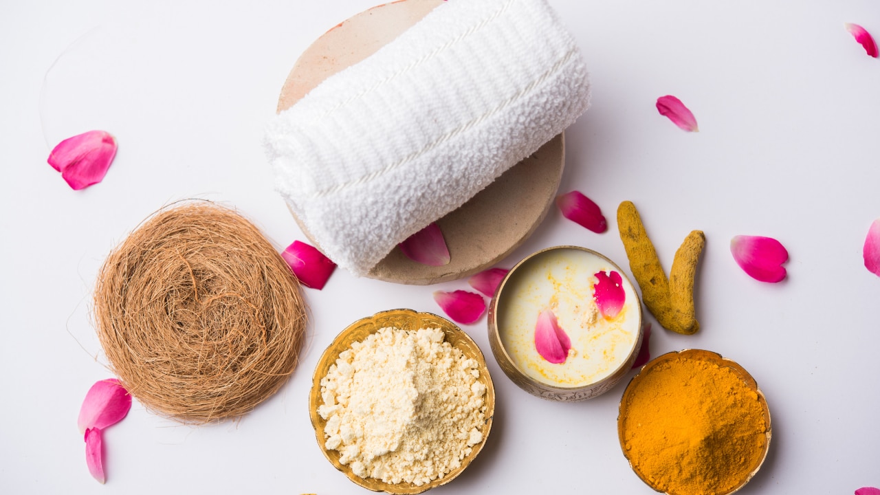 Turmeric & Saffron Face pack for Natural Glow 