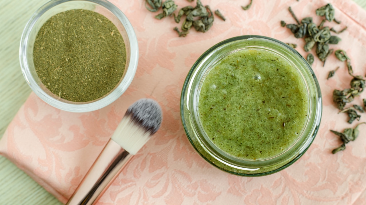 Facial Steaming + Green Tea