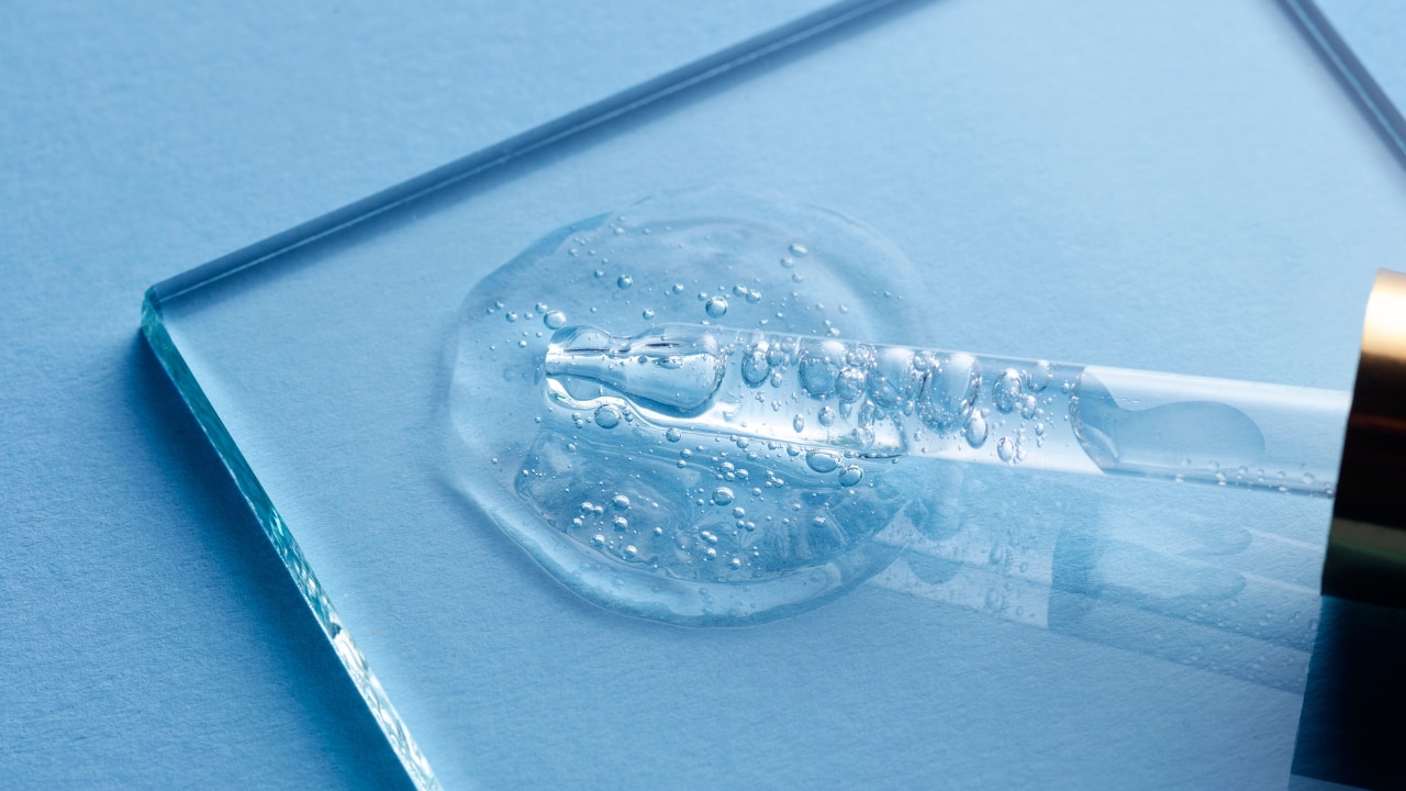 Hyaluronic acid for dry skin
