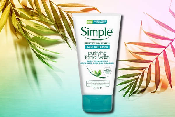 05. Lever Ayush Natural Ayurvedic Oil Clear Aloe Vera Face Wash
