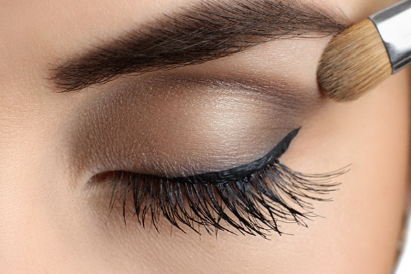 Makeup for big eyes tips 8: Lashes