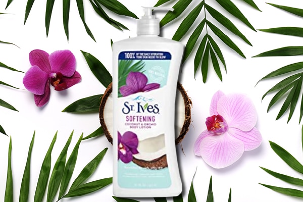 St. Ives Revitalizing Acai Blueberry & Chia Seed Oil Body Lotion