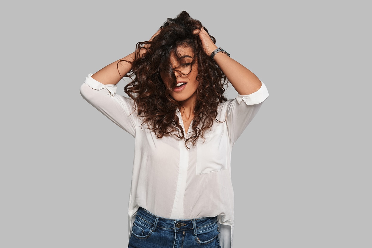 Oily Hair Causes & How to Control It