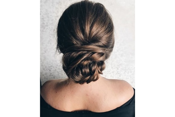 Create this super chic low bun Create this super chic low bun