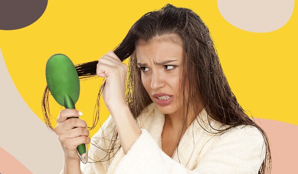 क्या गीले बालों में ब्रश करना गलत है? जानें क्या है तथ्य 