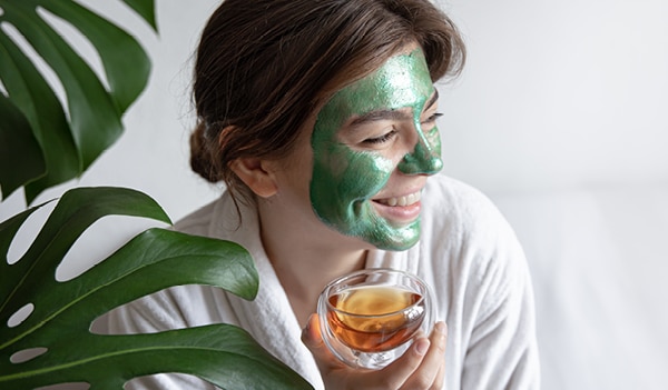 Everything You Need To Know About Using Green Tea For Acne