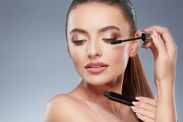 Everything you need to know about mascara cocktailing