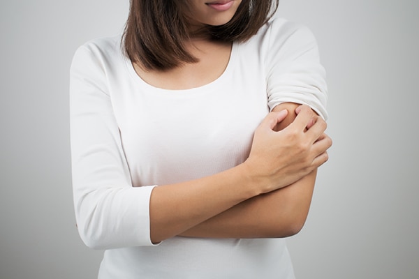 क्यों होते हैं आर्म्स पर एक्ने? क्यों होते हैं आर्म्स पर एक्ने?