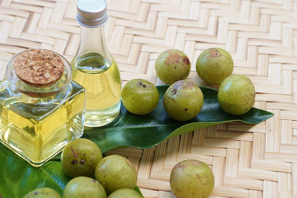 நெல்லிக்காய் + ஆலிவ் ஆயில் நெல்லிக்காய் + ஆலிவ் ஆயில்