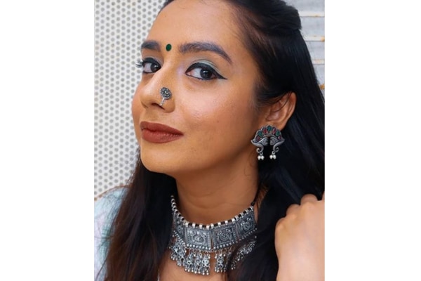 एक्सपर्ट मृणालिनी से जानें कि कैसे रखें एक्ने प्रोन स्किन का ख़याल एक्सपर्ट मृणालिनी से जानें कि कैसे रखें एक्ने प्रोन स्किन का ख़याल