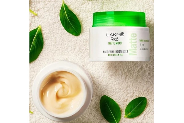 6. Lakmé Absolute Argan Oil Radiance Oil-In-Crème 6. Lakmé Absolute Argan Oil Radiance Oil-In-Crème