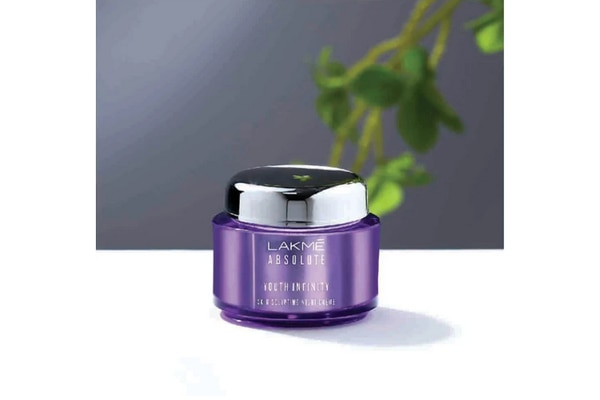6. Lakmé Absolute Argan Oil Radiance Oil-In-Crème 6. Lakmé Absolute Argan Oil Radiance Oil-In-Crème