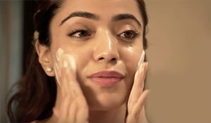 Watch this tutorial for an easy 3-step daily skincare routine to get healthy skin