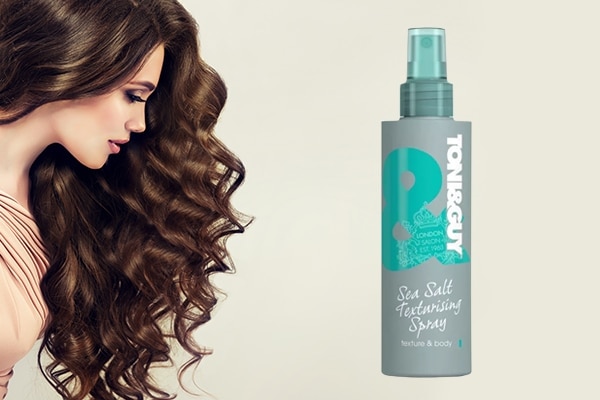 Spruces up dry hair