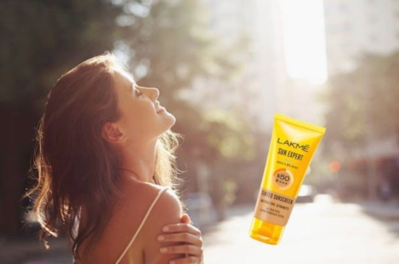 Best Face Sunscreens for Oily Skin | Top 10  woman Lakme