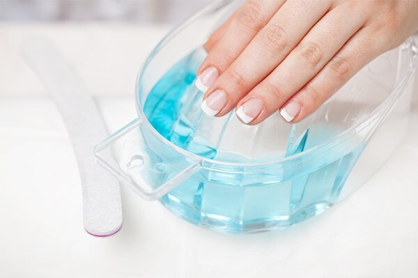 As a leave-in hair conditioner As a leave-in hair conditioner