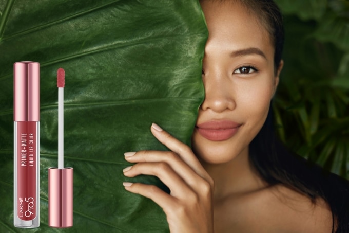 5. The Return of Gloss: Lustrous Lips Make a Comeback