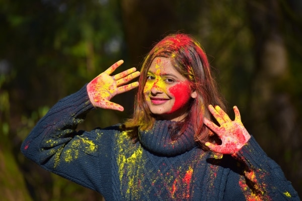 Pre & Post Holi Skincare Tips for Glowing Skin