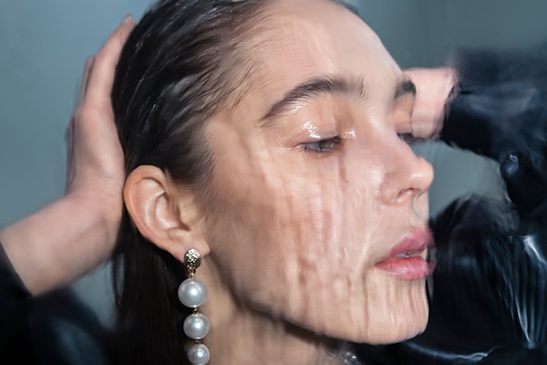 Here's What Your Hair Wants You To Do During The Monsoons