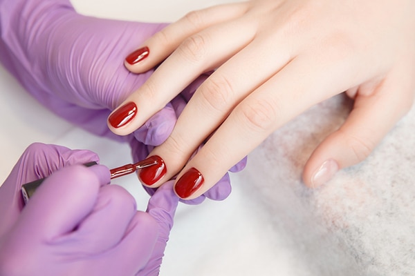 Keep gel nails away from hot water Keep gel nails away from hot water