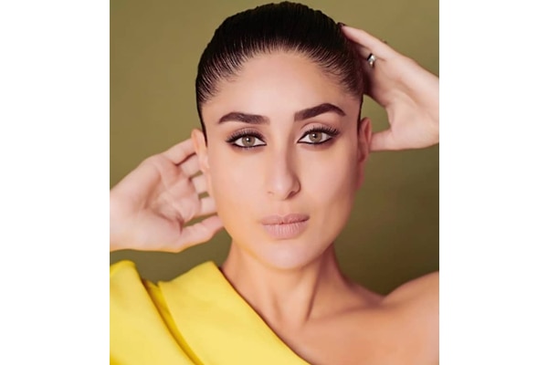 ওপরের দিকে তোলা চোখ ওপরের দিকে তোলা চোখ